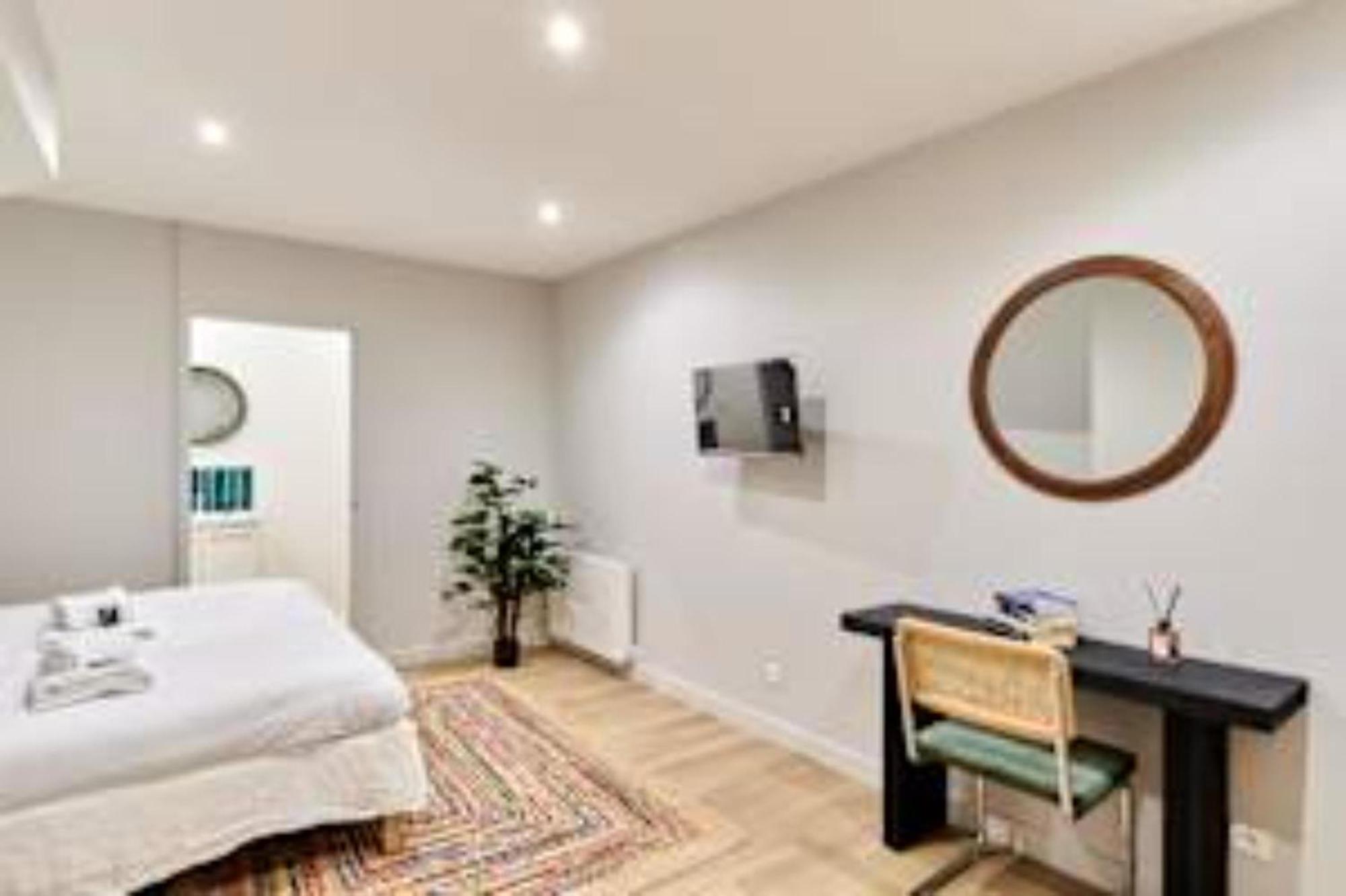 Superb New Center Of By Prestige Paris